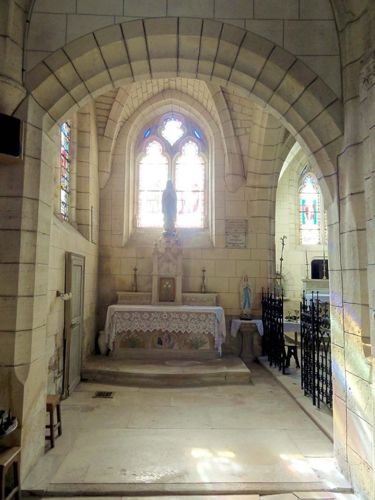 Bas-côté Nord, vue dans la chapelle de la Vierge